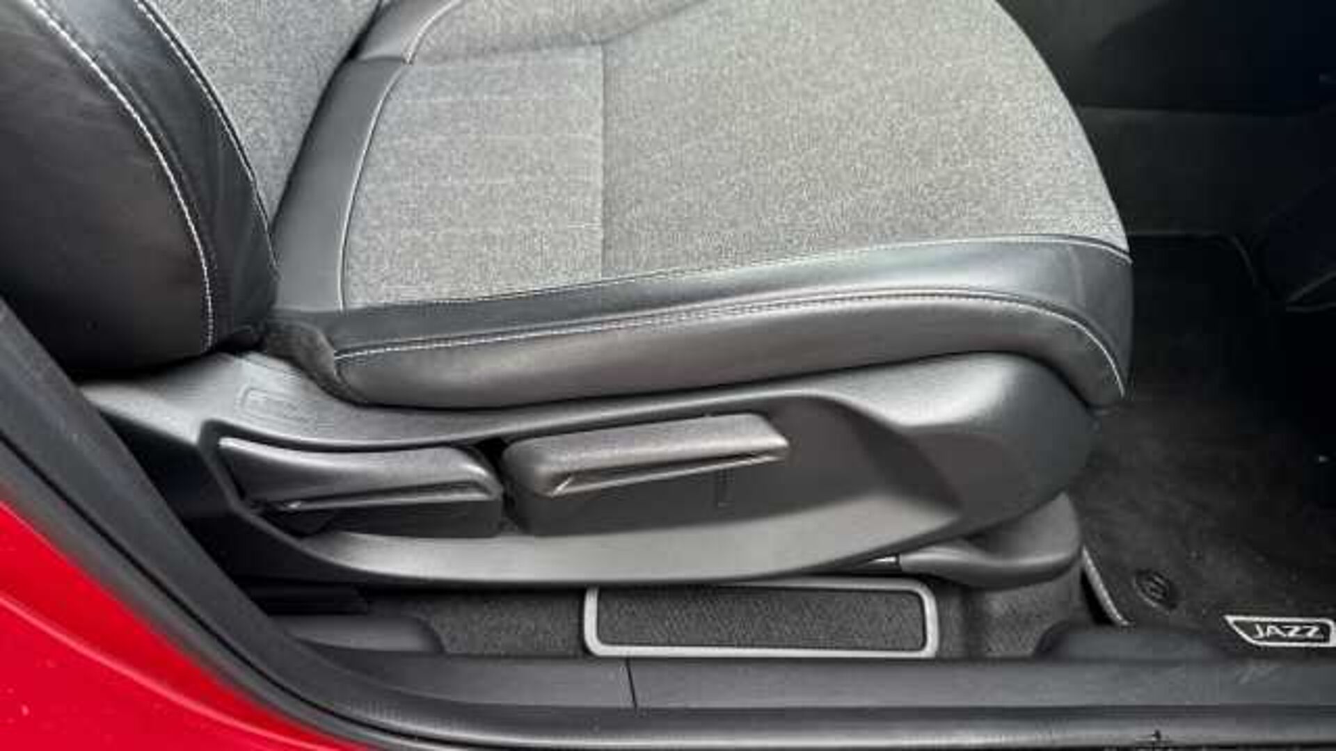 Honda Jazz Hybrid 1.5 i-MMD Hybrid Advance 5dr eCVT 