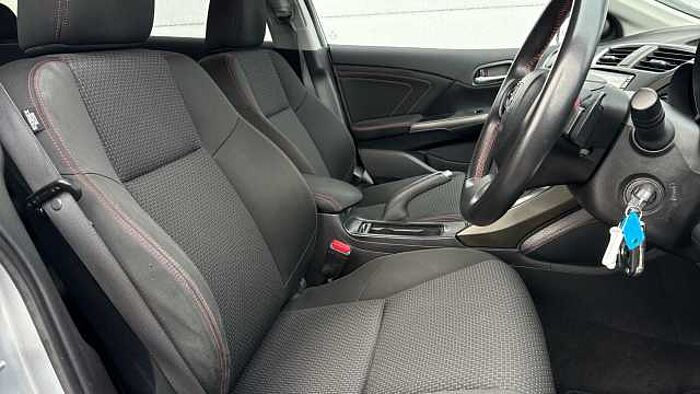 Honda Civic 1.8 i-VTEC Sport Nav 5dr Auto 