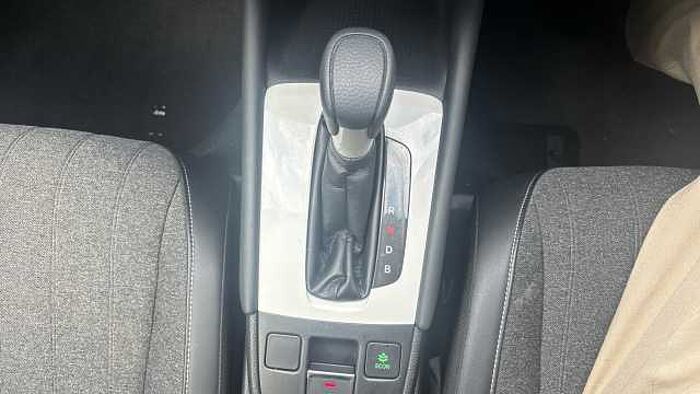 Honda Jazz Hybrid 1.5 i-MMD Hybrid SR 5dr eCVT 